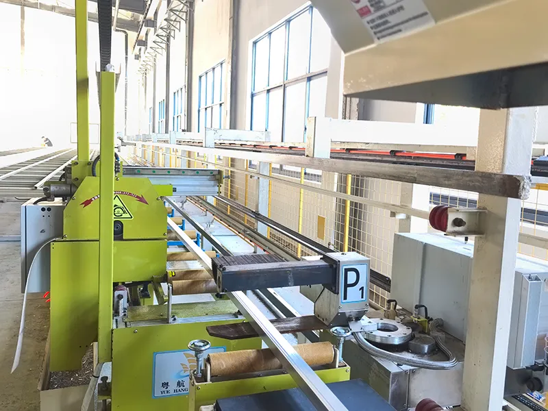 Línea de extrusión de perfiles de aluminio automática
