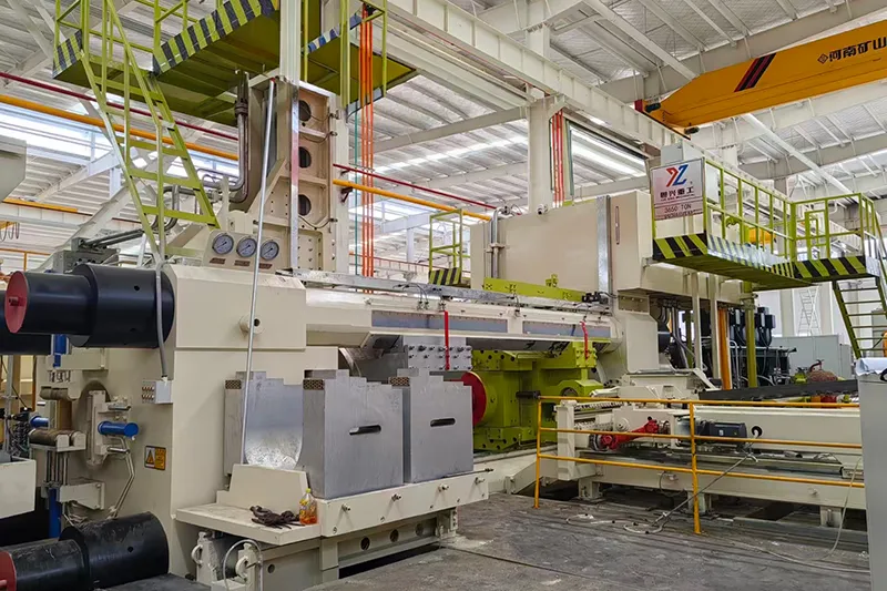 Prensa de extrusión de aluminio de carrera corta (1250-7500T)