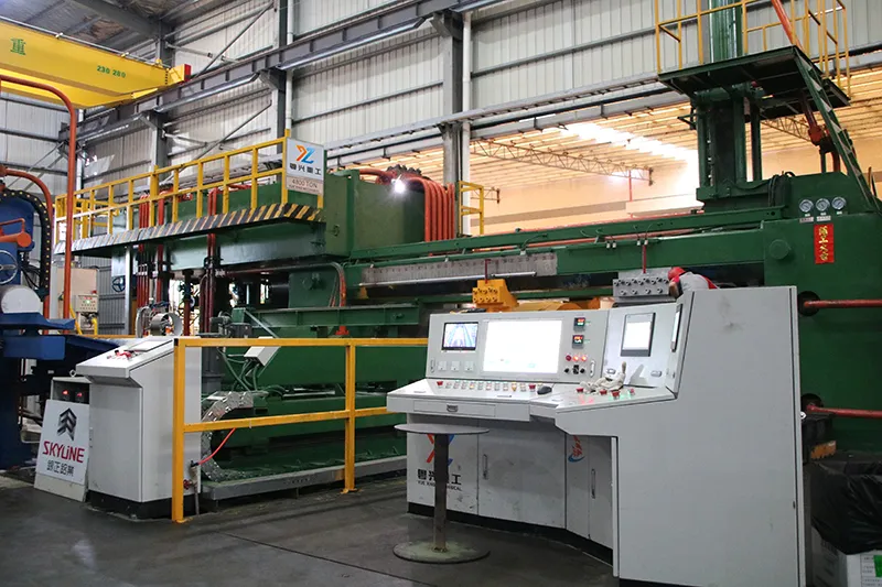 Prensa de extrusión de aluminio de carrera corta (1250-7500T)